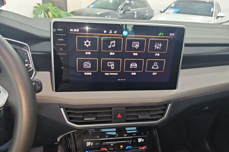 Used Volkswagen Tayron 2023 300TSI Two-Wheel-Drive Luxury Plus Advanced Edition Audio And AC Panel