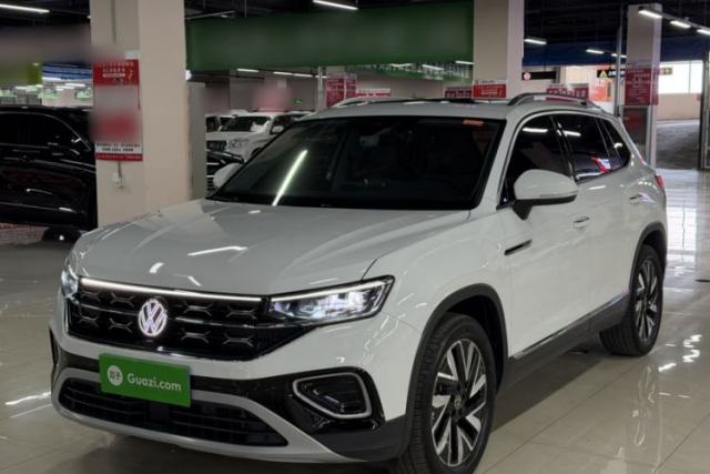 Ojetý Volkswagen Tayron 2023 330TSI Two-Wheel-Drive Luxury Plus Advanced Version