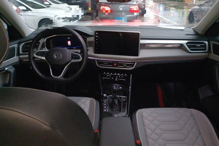 Used Volkswagen Tayron 2023 330TSI Two-Wheel-Drive R-Line High-Energy Version Center Console