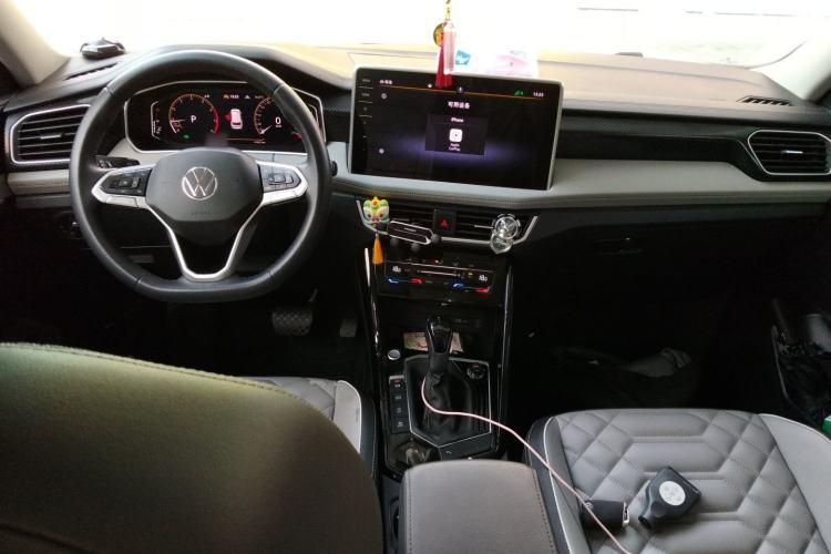 Used Volkswagen Tayron 2023 330TSI Two-Wheel-Drive Luxury Plus Advanced Version Center Console