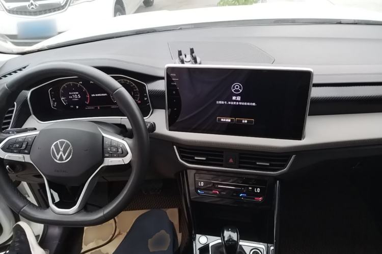Used Volkswagen Tayron 2023 330TSI Two-Wheel-Drive Luxury Plus Advanced Version Center Console