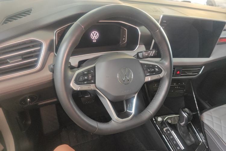 Used Volkswagen Tayron 2023 330TSI Two-Wheel-Drive R-Line High-Energy Version Center Console