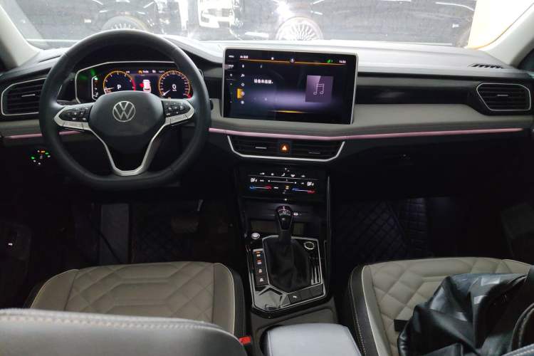 Used Volkswagen Tayron 2023 280TSI Two-Wheel-Drive Luxury Plus Advanced Version Center Console