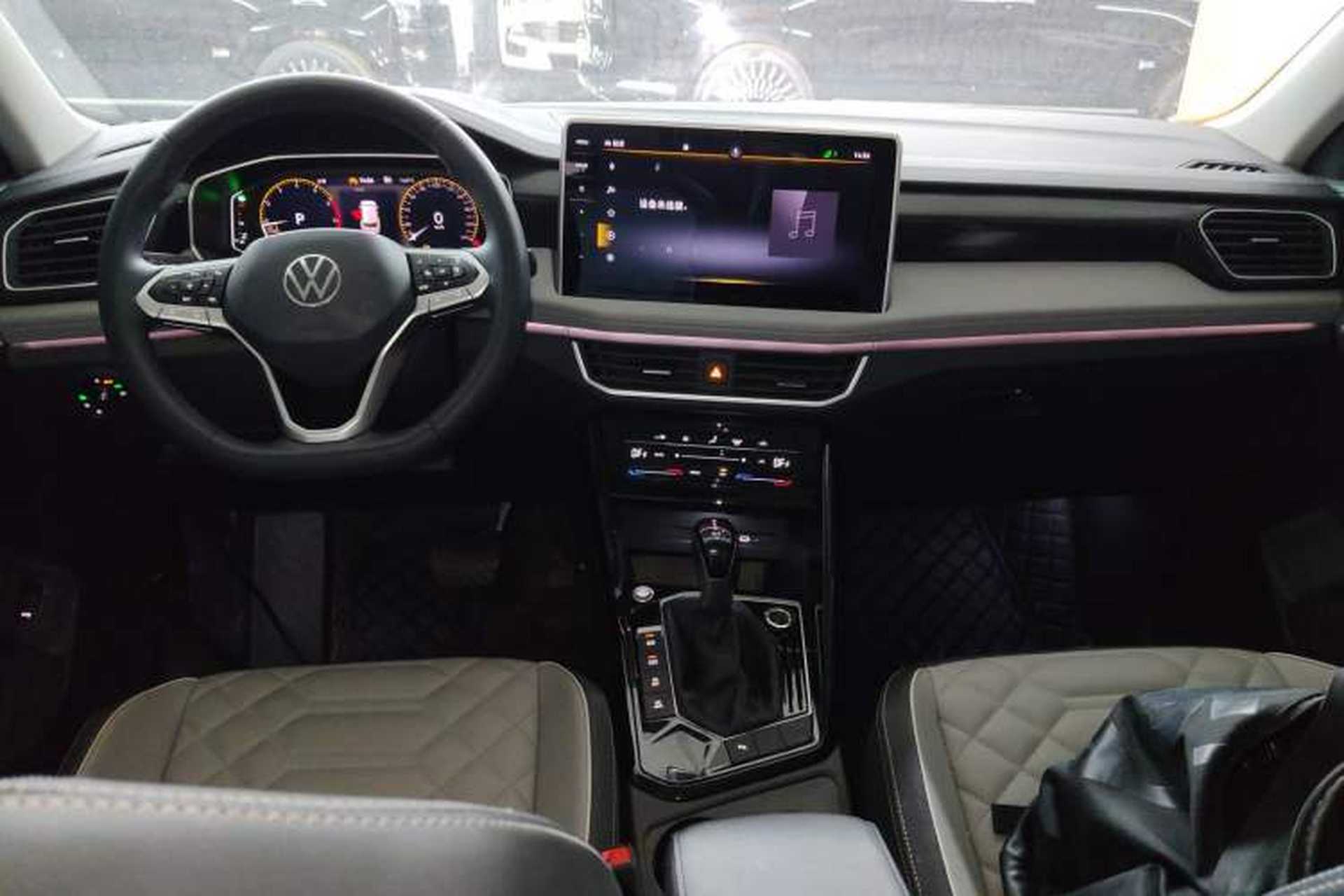 Used Volkswagen Tayron 2023 280TSI Two-Wheel-Drive Luxury Plus Advanced Version Center Console