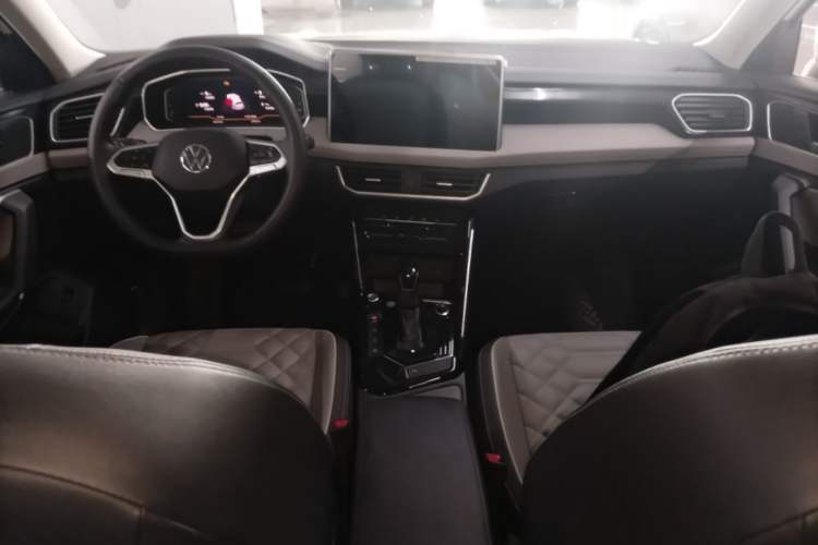 Used Volkswagen Tayron 2023 300TSI Two-Wheel-Drive Luxury Plus Advanced Edition Center Console