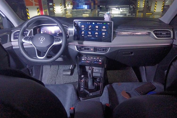 Used Volkswagen Tayron 2023 330TSI Two-Wheel-Drive R-Line High-Energy Version Center Console