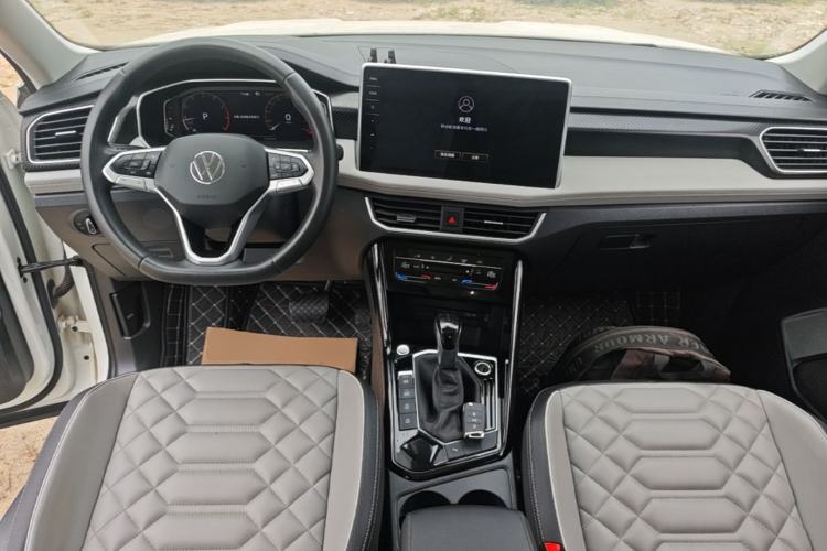Used Volkswagen Tayron 2023 330TSI Two-Wheel-Drive Luxury Plus Advanced Version Center Console
