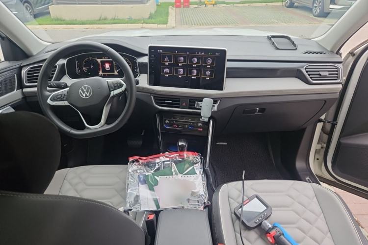 Used Volkswagen Tayron 2023 330TSI Two-Wheel-Drive Luxury Plus Advanced Version Center Console