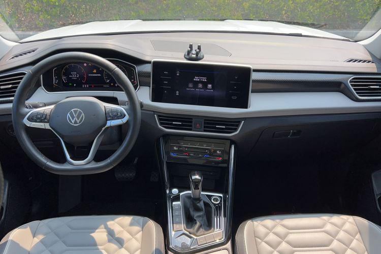 Used Volkswagen Tayron 2023 330TSI Two-Wheel-Drive Luxury Plus Advanced Version Center Console
