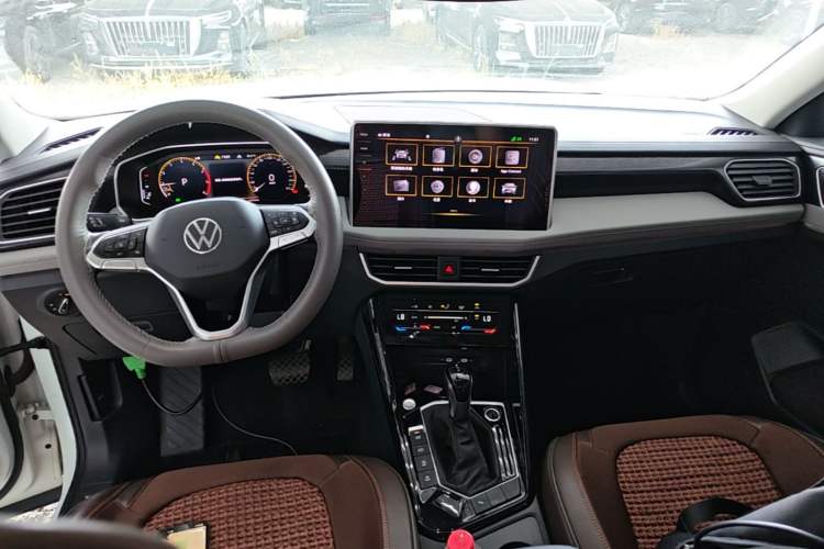 Used Volkswagen Tayron 2023 280TSI Two-Wheel-Drive Luxury Plus Advanced Version Center Console