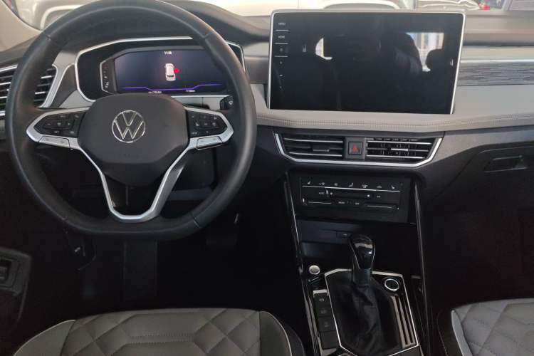 Used Volkswagen Tayron 2023 Revised Version 380TSI All-Wheel Drive R-Line High-Energy Edition Center Console