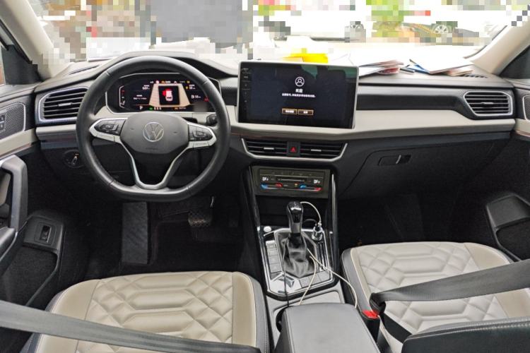 Used Volkswagen Tayron 2023 330TSI Two-Wheel-Drive Luxury Plus Advanced Version Center Console