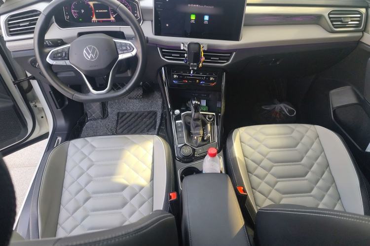 Used Volkswagen Tayron 2023 Revised Version 380TSI All-Wheel Drive R-Line High-Energy Edition Center Console