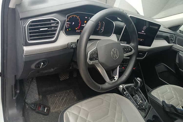 Used Volkswagen Tayron 2023 300TSI Two-Wheel-Drive Luxury Plus Advanced Edition Center Console