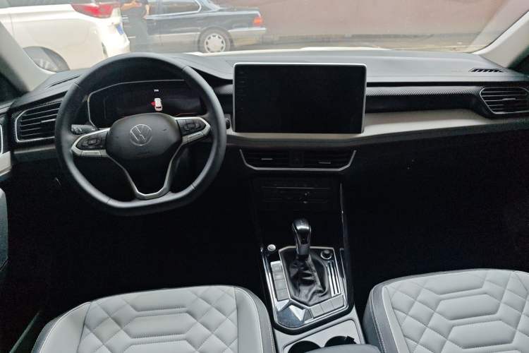Used Volkswagen Tayron 2023 280TSI Two-Wheel-Drive Luxury Plus Advanced Version Center Console