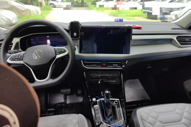 Used Volkswagen Tayron 2023 380TSI Four-Wheel Drive R-Line High-Energy Version Center Console