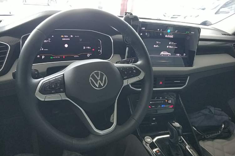 Used Volkswagen Tayron 2023 330TSI Two-Wheel-Drive Luxury Plus Advanced Version Center Console