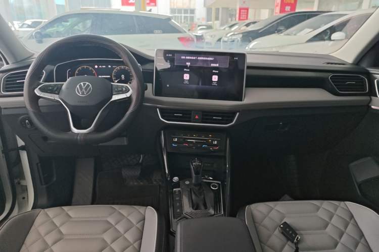 Used Volkswagen Tayron 2023 330TSI Two-Wheel-Drive Luxury Plus Advanced Version Center Console