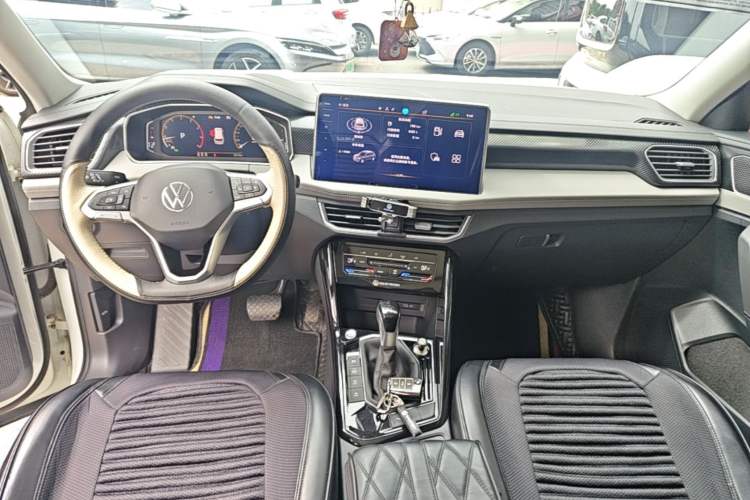 Used Volkswagen Tayron 2023 330TSI Two-Wheel-Drive Luxury Plus Advanced Version Center Console