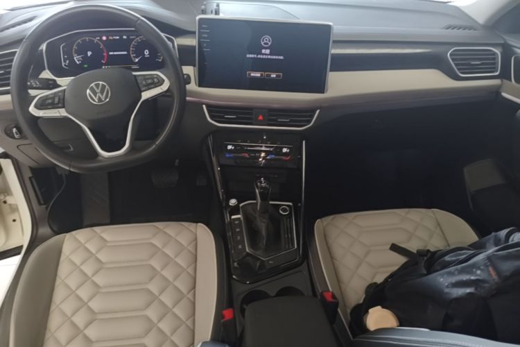 Used Volkswagen Tayron 2023 300TSI Two-Wheel-Drive Luxury Plus Advanced Edition Center Console