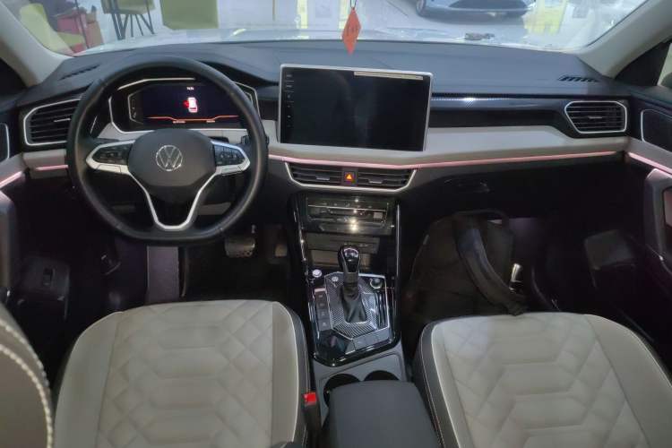Used Volkswagen Tayron 2023 330TSI Two-Wheel-Drive Luxury Plus Advanced Version Center Console