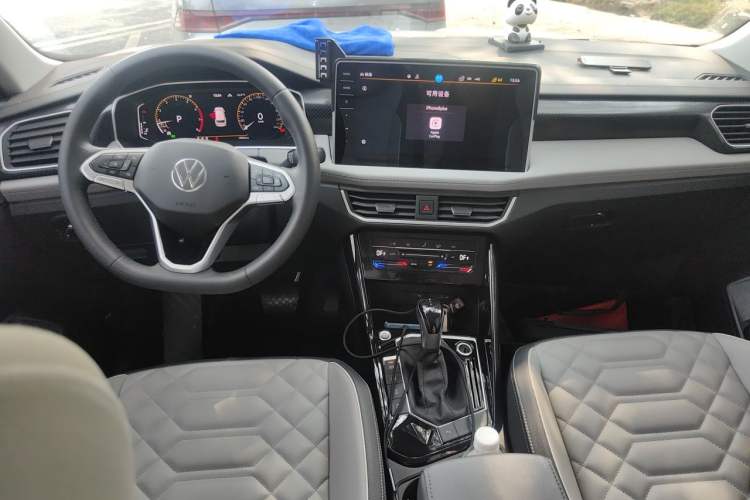 Used Volkswagen Tayron 2023 330TSI Two-Wheel-Drive Luxury Plus Advanced Version Center Console