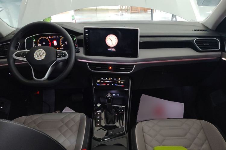 Used Volkswagen Tayron 2023 330TSI Two-Wheel-Drive Luxury Plus Advanced Version Center Console