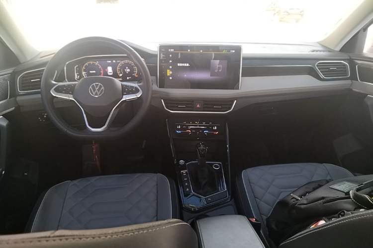 Used Volkswagen Tayron 2023 330TSI Two-Wheel-Drive Luxury Plus Advanced Version Center Console
