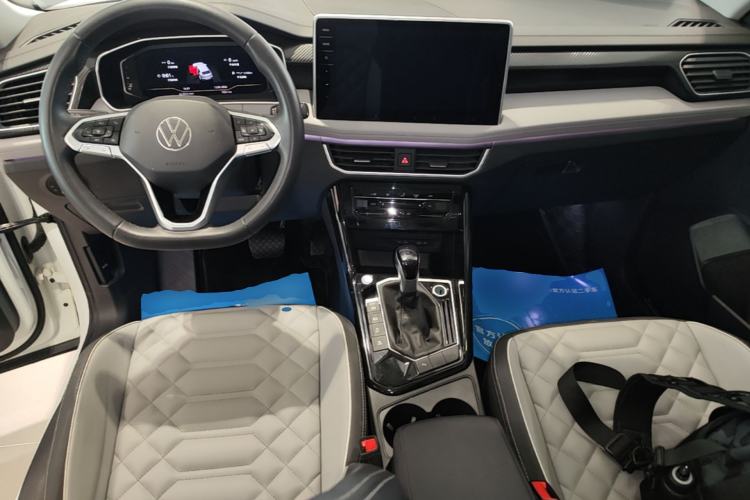 Used Volkswagen Tayron 2023 330TSI Two-Wheel-Drive Luxury Plus Advanced Version Center Console