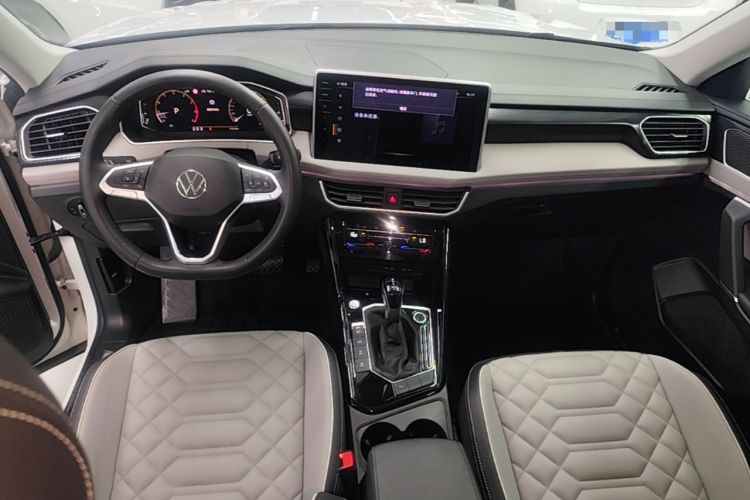Used Volkswagen Tayron 2023 300TSI Two-Wheel-Drive Luxury Plus Advanced Edition Center Console