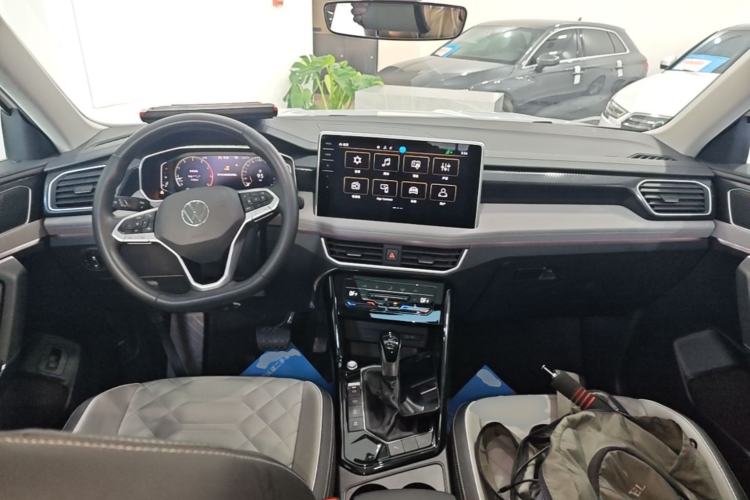 Used Volkswagen Tayron 2023 300TSI Two-Wheel-Drive Luxury Plus Advanced Edition Center Console
