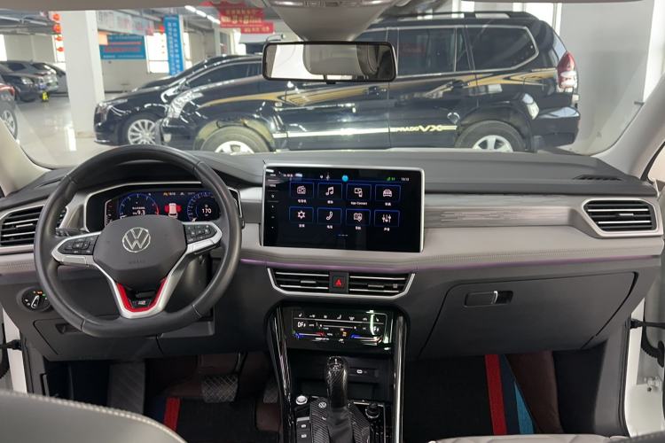 Used Volkswagen Tayron 2023 Revised Version 380TSI All-Wheel Drive R-Line High-Energy Edition Center Console