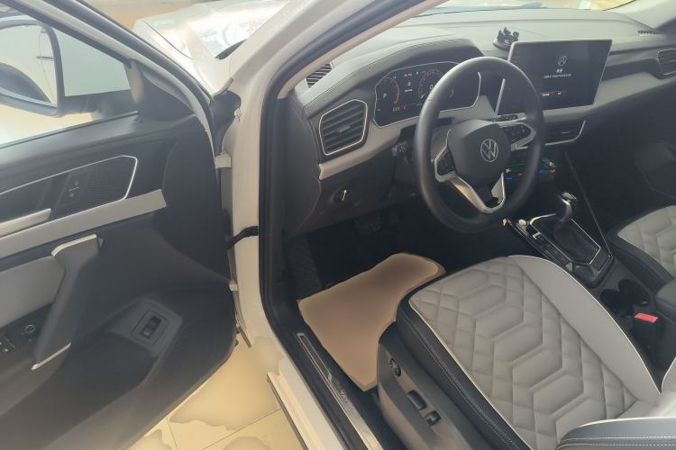 Used Volkswagen Tayron 2023 300TSI Two-Wheel-Drive Luxury Plus Advanced Edition Driver Seat