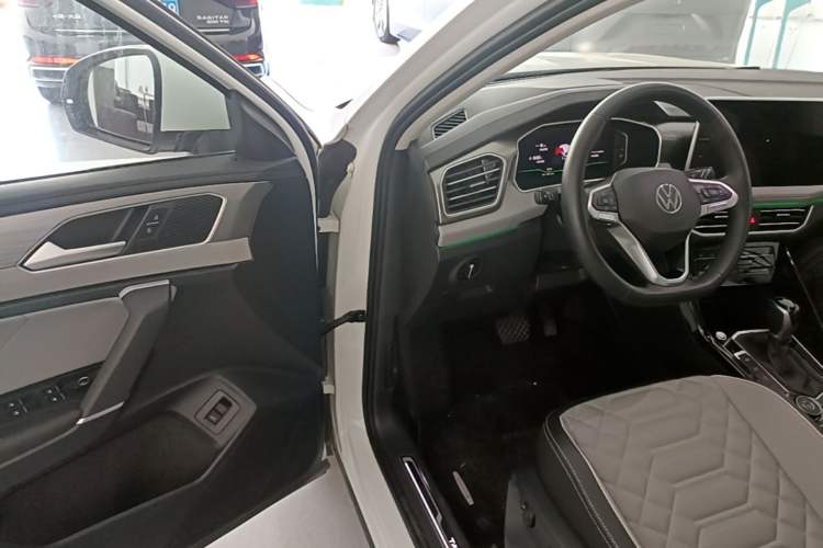 Used Volkswagen Tayron 2023 Revised Version 380TSI All-Wheel Drive R-Line High-Energy Edition Driver Seat