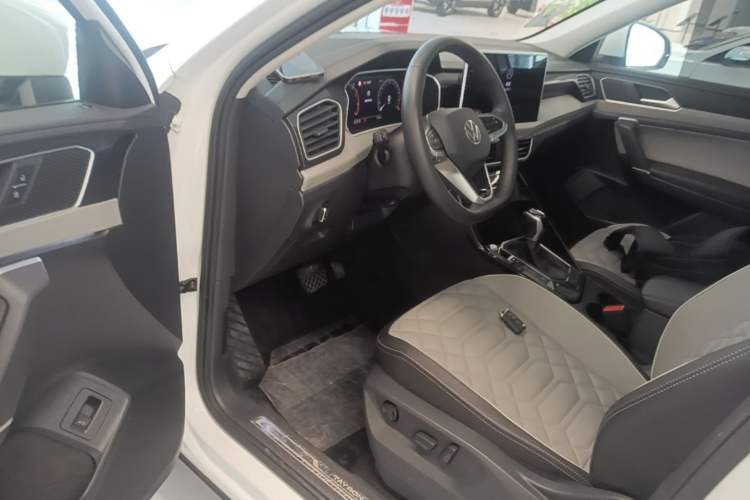Used Volkswagen Tayron 2023 300TSI Two-Wheel-Drive Luxury Plus Advanced Edition Driver Seat