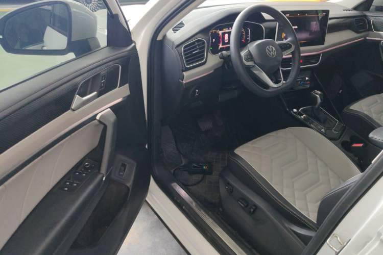 Used Volkswagen Tayron 2023 280TSI Two-Wheel-Drive Luxury Plus Advanced Version Driver Seat