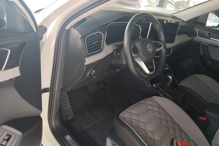 Used Volkswagen Tayron 2023 300TSI Two-Wheel-Drive Luxury Plus Advanced Edition Driver Seat