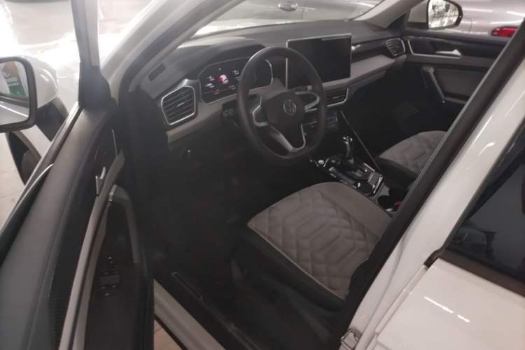 Used Volkswagen Tayron 2023 300TSI Two-Wheel-Drive Luxury Plus Advanced Edition Driver Seat
