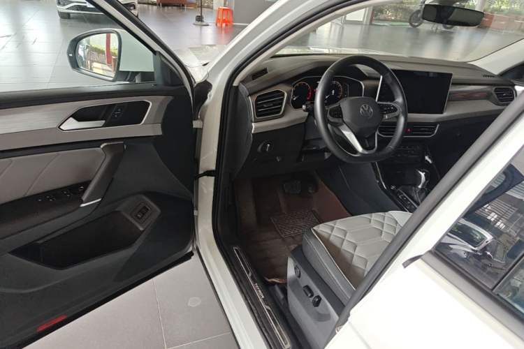 Used Volkswagen Tayron 2023 Revised Version 380TSI All-Wheel Drive R-Line High-Energy Edition Driver Seat