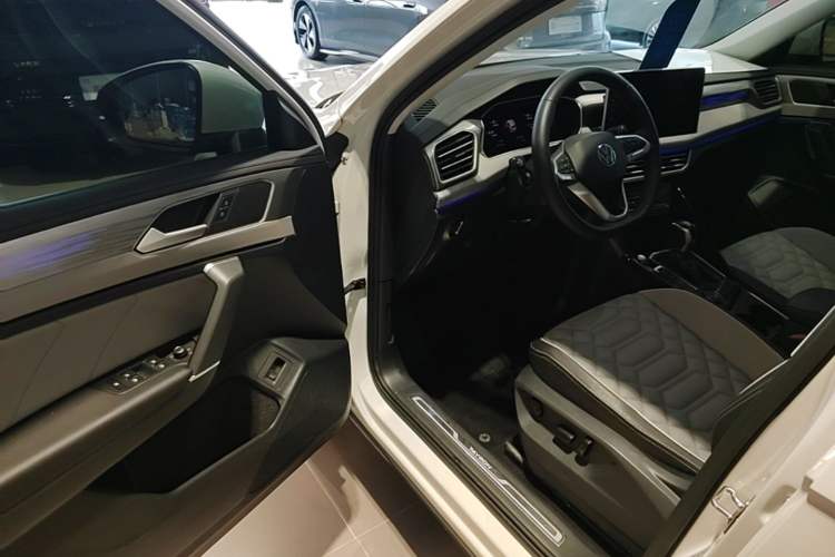 Used Volkswagen Tayron 2023 Revised Version 380TSI All-Wheel Drive R-Line High-Energy Edition Driver Seat