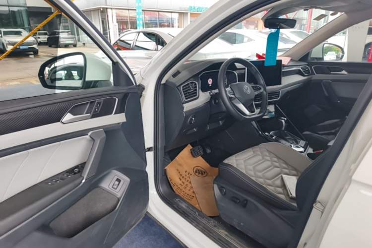 Used Volkswagen Tayron 2023 300TSI Two-Wheel-Drive Luxury Plus Advanced Edition Driver Seat
