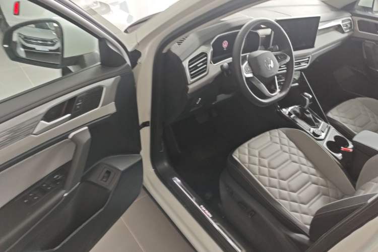 Used Volkswagen Tayron 2023 Revised Version 380TSI All-Wheel Drive R-Line High-Energy Edition Driver Seat