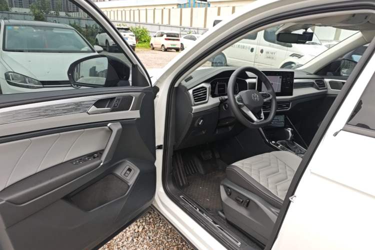 Used Volkswagen Tayron 2023 Revised Version 380TSI All-Wheel Drive R-Line High-Energy Edition Driver Seat