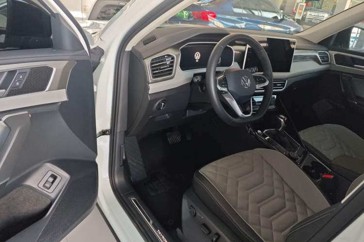Used Volkswagen Tayron 2023 Revised Version 380TSI All-Wheel Drive R-Line High-Energy Edition Driver Seat