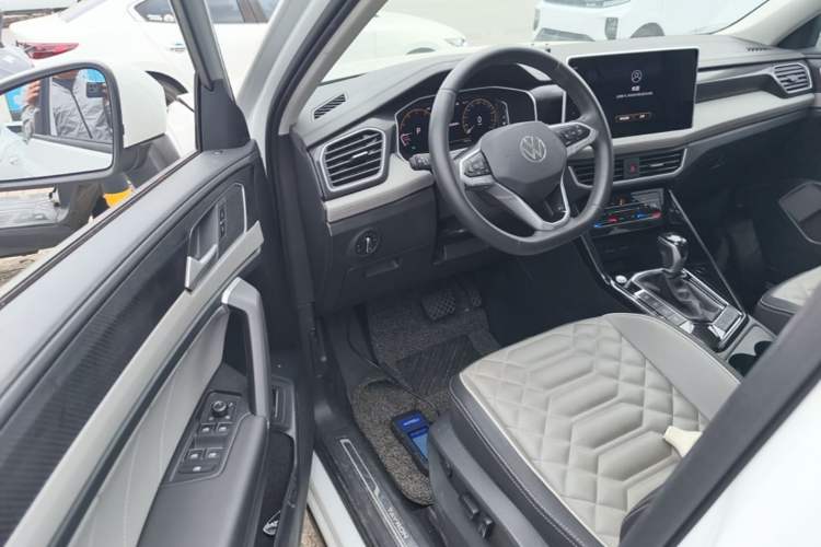 Used Volkswagen Tayron 2023 300TSI Two-Wheel-Drive Luxury Plus Advanced Edition Driver Seat