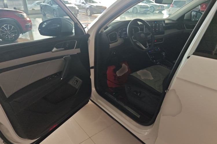 Used Volkswagen Tayron 2023 300TSI Two-Wheel-Drive Luxury Plus Advanced Edition Driver Seat