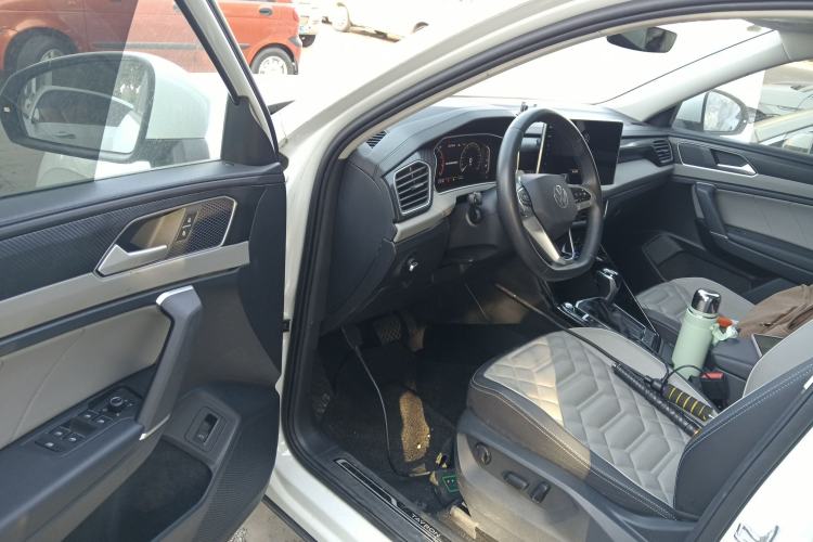 Used Volkswagen Tayron 2023 300TSI Two-Wheel-Drive Luxury Plus Advanced Edition Driver Seat