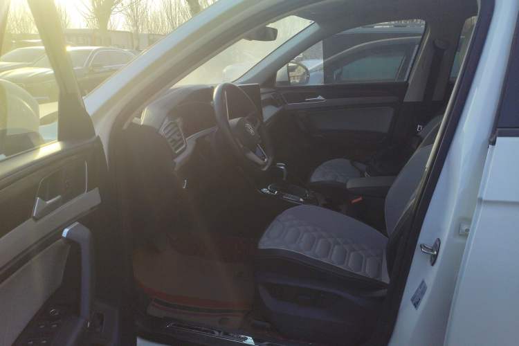 Used Volkswagen Tayron 2023 300TSI Two-Wheel-Drive Luxury Plus Advanced Edition Driver Seat