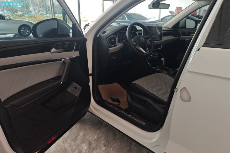 Used Volkswagen Tayron 2023 330TSI Two-Wheel-Drive Luxury Plus Advanced Version Driver Seat