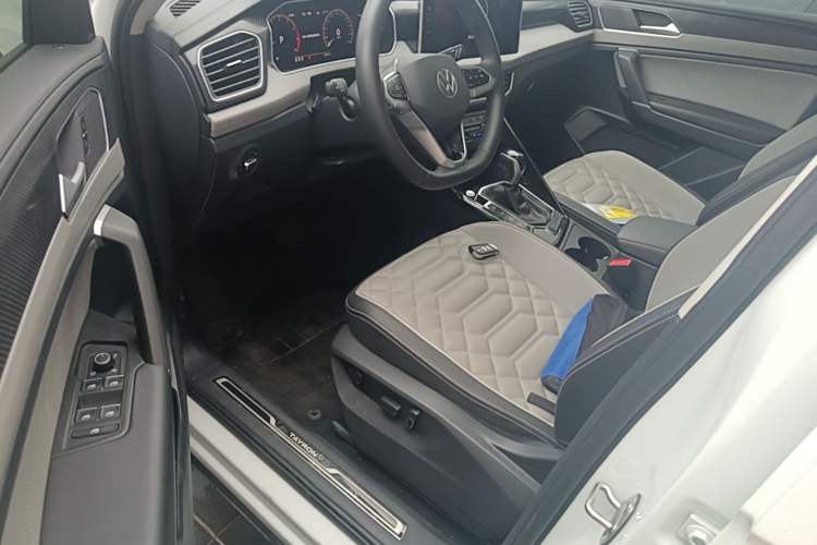 Used Volkswagen Tayron 2023 300TSI Two-Wheel-Drive Luxury Plus Advanced Edition Driver Seat